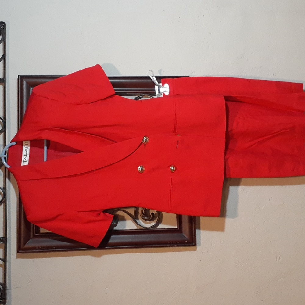 Tahari skirt set size 4